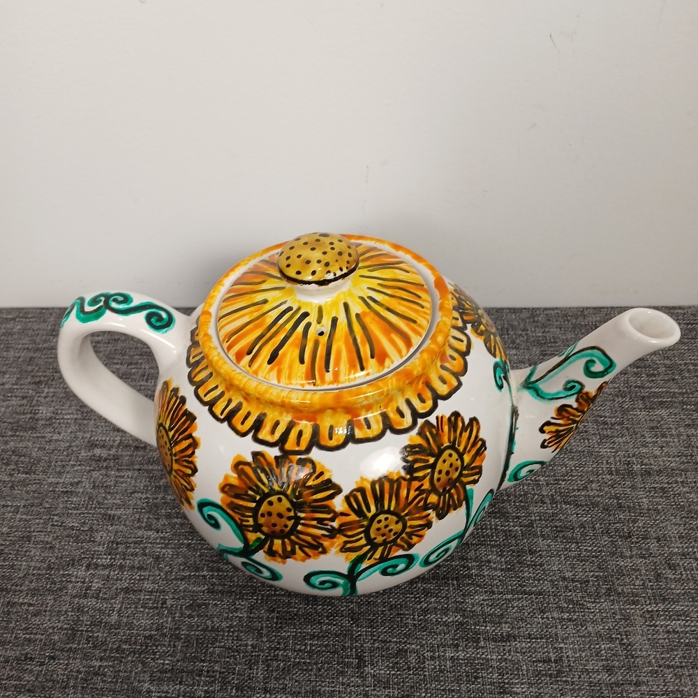Sunflower Teapot Farmhouse Kitchen Decor Ceramic White Handpainted Floral Lid 8" - Picture 3 of 11